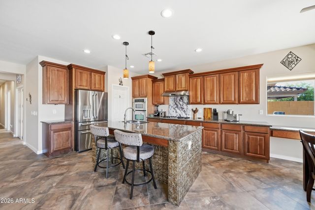 2310 W KACHINA Trail, Phoenix, AZ 85041