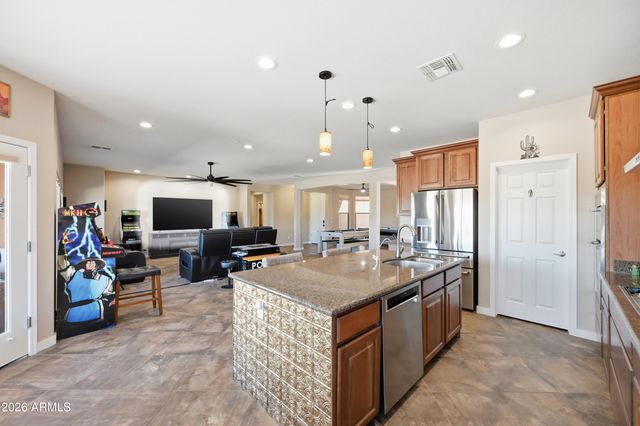 2310 W KACHINA Trail, Phoenix, AZ 85041