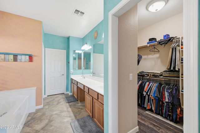 2310 W KACHINA Trail, Phoenix, AZ 85041