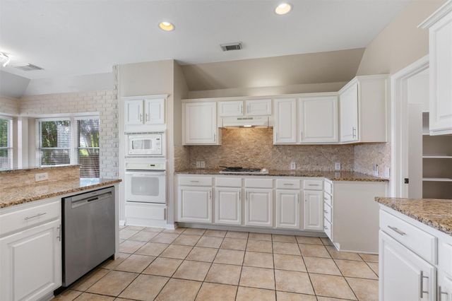 725 Botany Bay CIR, Pflugerville, TX 78660
