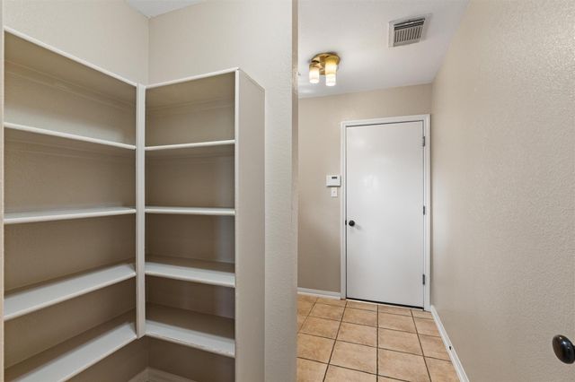 725 Botany Bay CIR, Pflugerville, TX 78660