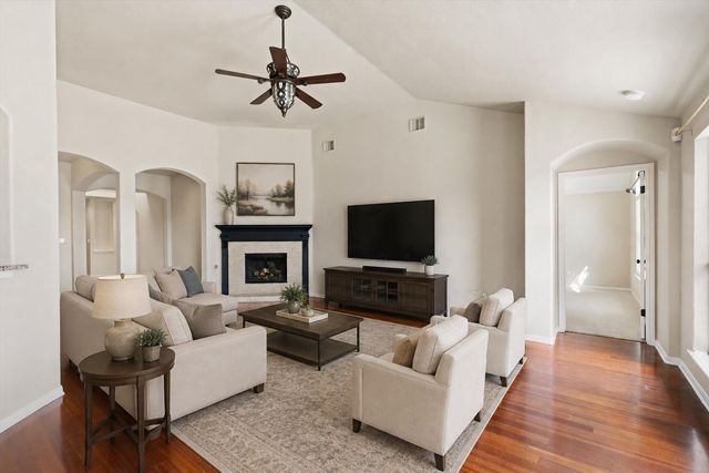 725 Botany Bay CIR, Pflugerville, TX 78660