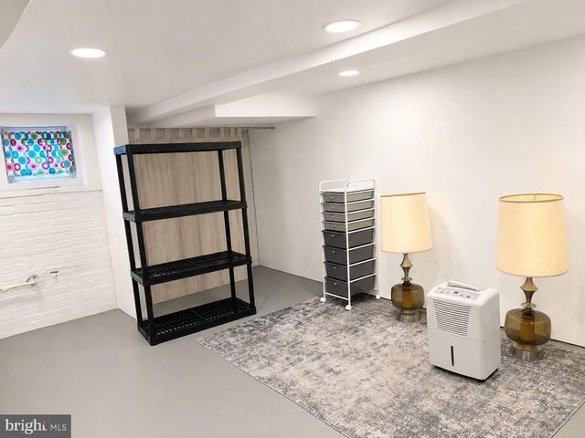 102 S CLINTON ST, Baltimore, MD 21224