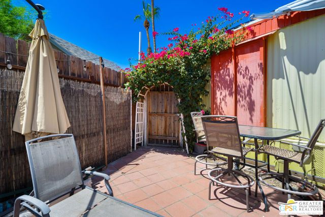 306 Logenita Street, Palm Springs, CA 92264