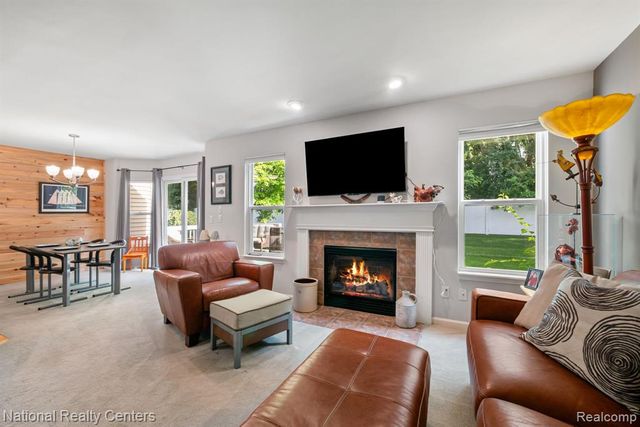 8019 Springdale Drive, White Lake, MI 48386