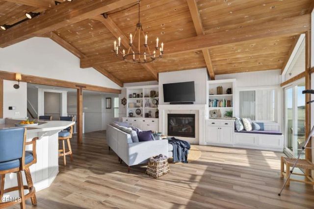 3445 Ocean Drive, Oxnard, CA 93035