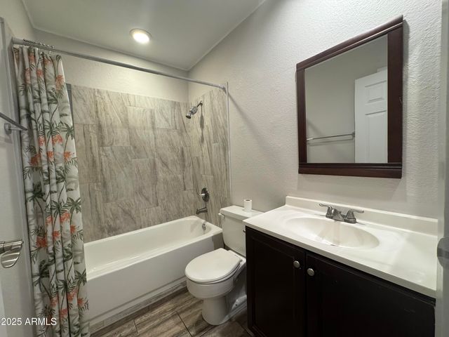 6814 N 35TH Avenue D, Phoenix, AZ 85017