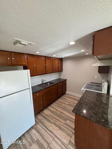 6814 N 35TH Avenue D, Phoenix, AZ 85017