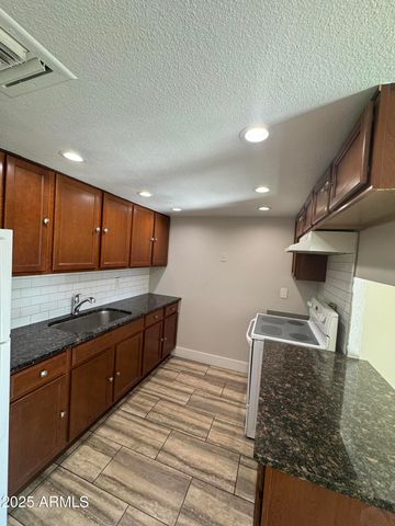 6814 N 35TH Avenue D, Phoenix, AZ 85017