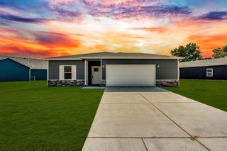 217 Lakeside Dr, Cheney, KS 67025