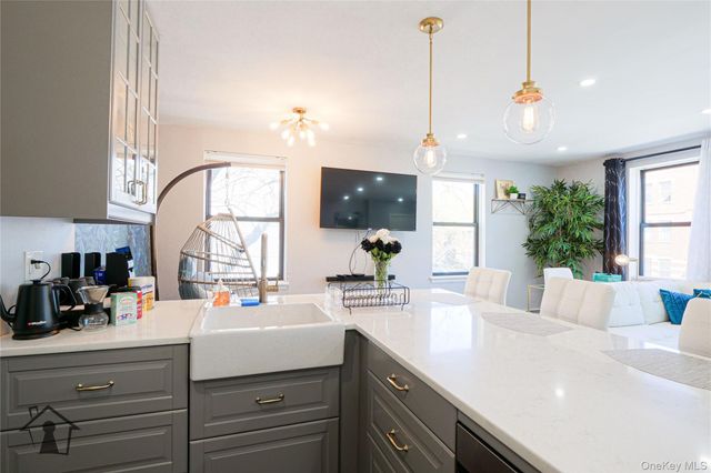 54 Erasmus Street 2D, Brooklyn, NY 11226