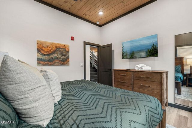 2905 Raven Fork Circle, Sevierville, TN 37876