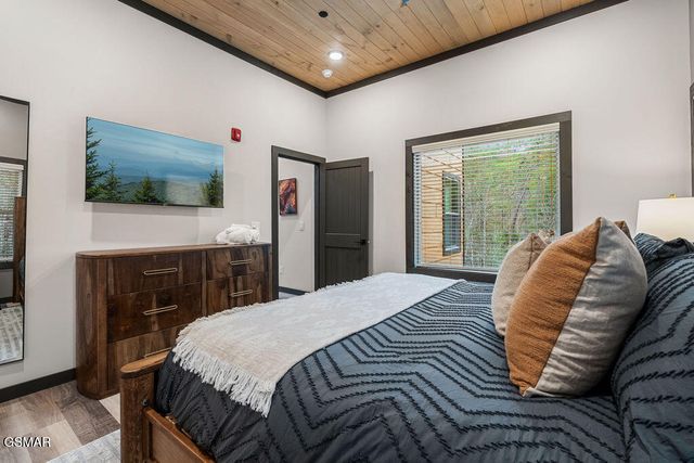 2905 Raven Fork Circle, Sevierville, TN 37876