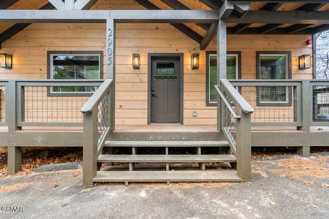 2905 Raven Fork Circle, Sevierville, TN 37876