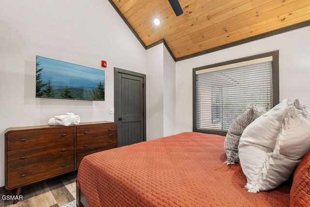 2905 Raven Fork Circle, Sevierville, TN 37876