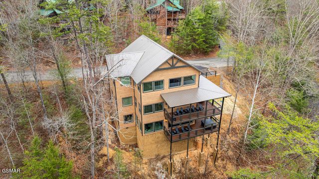 2905 Raven Fork Circle, Sevierville, TN 37876