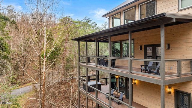 2905 Raven Fork Circle, Sevierville, TN 37876