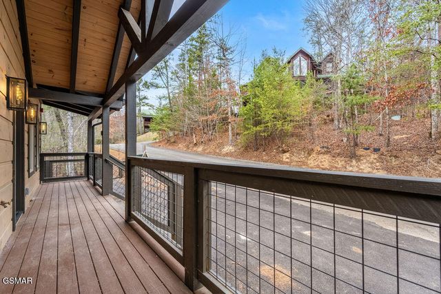 2905 Raven Fork Circle, Sevierville, TN 37876