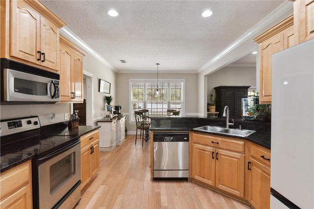 105 Drakes Landing, Brunswick, GA 31523