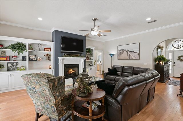 105 Drakes Landing, Brunswick, GA 31523