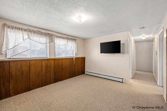720 CARMON CIR, Cheyenne, WY 82001