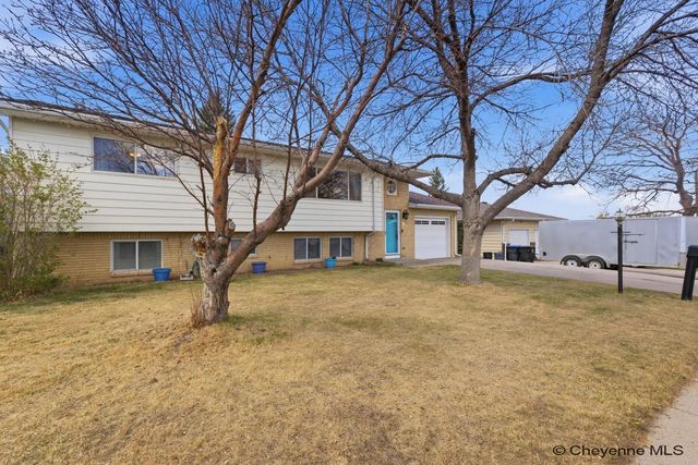 720 CARMON CIR, Cheyenne, WY 82001