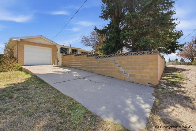 720 CARMON CIR, Cheyenne, WY 82001