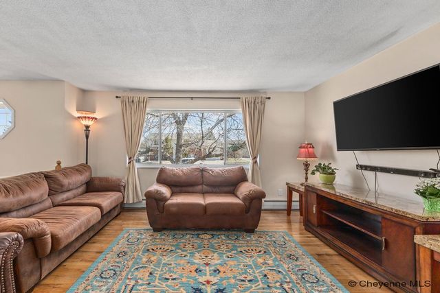 720 CARMON CIR, Cheyenne, WY 82001