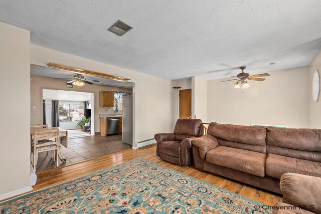 720 CARMON CIR, Cheyenne, WY 82001