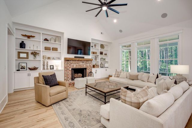 1032 Serenity Pointe Dr, Lincolnton, GA 30817