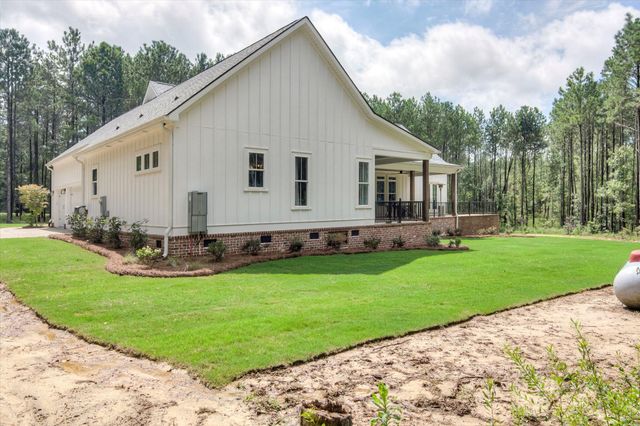 1032 Serenity Pointe Dr, Lincolnton, GA 30817