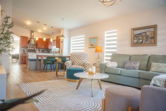 20875 NW 20th St, Pembroke Pines, FL 33029