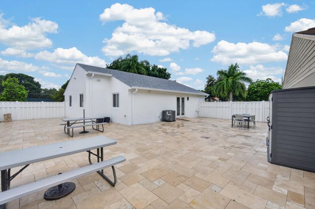 1271 SW 85TH Terrace, Pembroke Pines, FL 33025