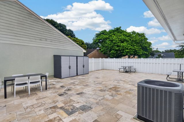 1271 SW 85TH Terrace, Pembroke Pines, FL 33025