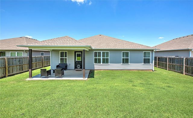 517 Woodcreek Loop, Lowell, AR 72745