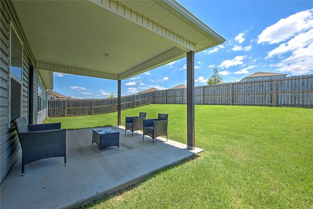 517 Woodcreek Loop, Lowell, AR 72745