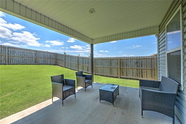 517 Woodcreek Loop, Lowell, AR 72745