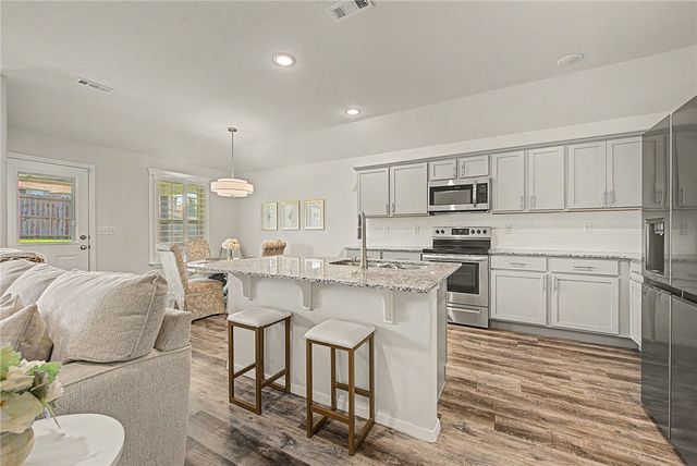 517 Woodcreek Loop, Lowell, AR 72745