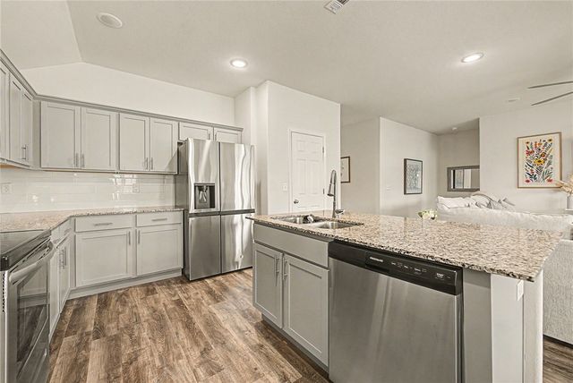 517 Woodcreek Loop, Lowell, AR 72745