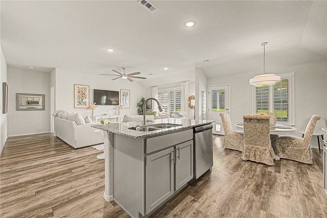 517 Woodcreek Loop, Lowell, AR 72745