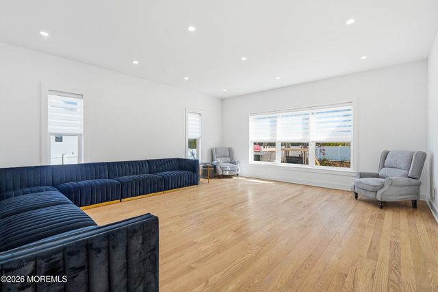 1636 Feldmus Lane, Toms River, NJ 08755