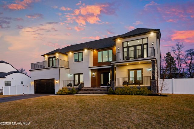 1636 Feldmus Lane, Toms River, NJ 08755