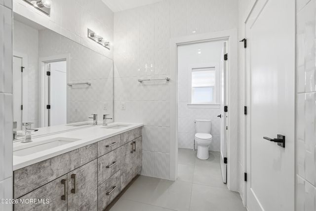 1636 Feldmus Lane, Toms River, NJ 08755