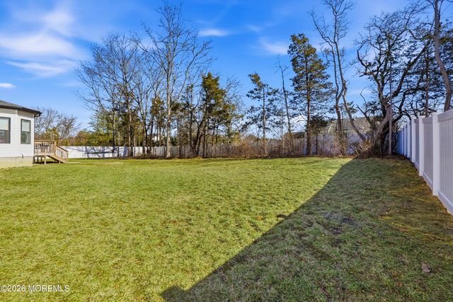 1636 Feldmus Lane, Toms River, NJ 08755