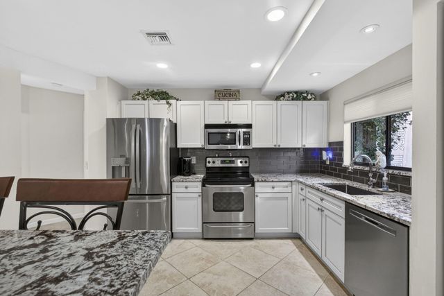 23 W Lexington Ln W W B, Palm Beach Gardens, FL 33418