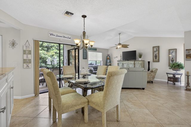 23 W Lexington Ln W W B, Palm Beach Gardens, FL 33418