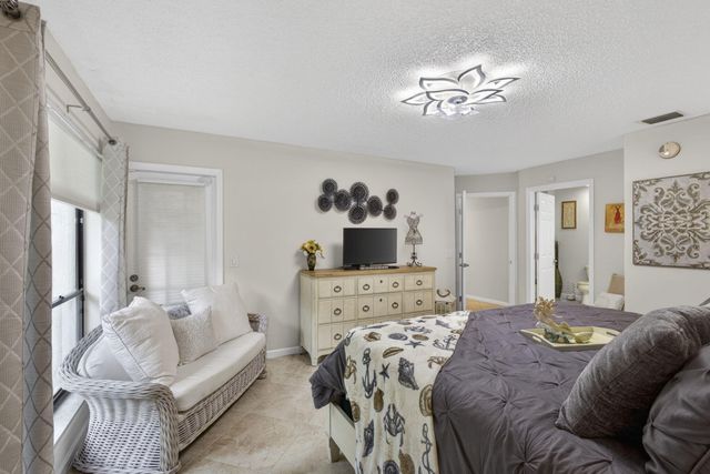 23 W Lexington Ln W W B, Palm Beach Gardens, FL 33418