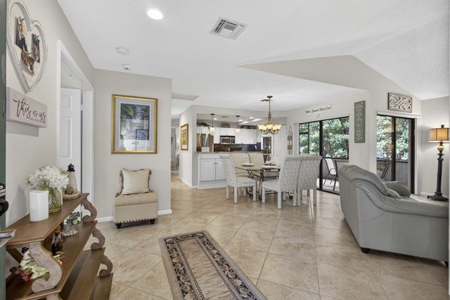 23 W Lexington Ln W W B, Palm Beach Gardens, FL 33418