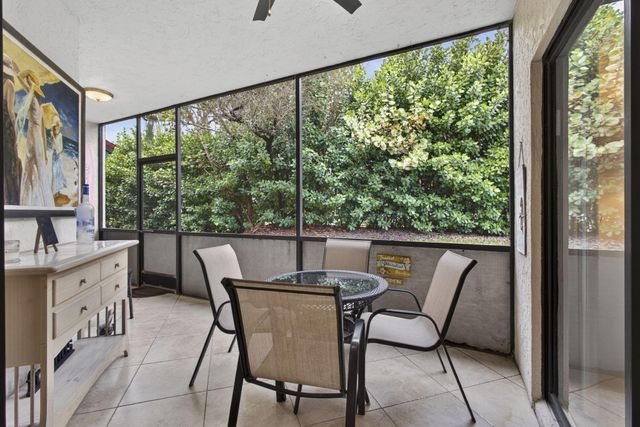 23 W Lexington Ln W W B, Palm Beach Gardens, FL 33418