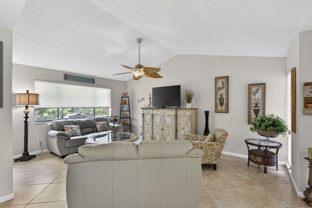 23 W Lexington Ln W W B, Palm Beach Gardens, FL 33418